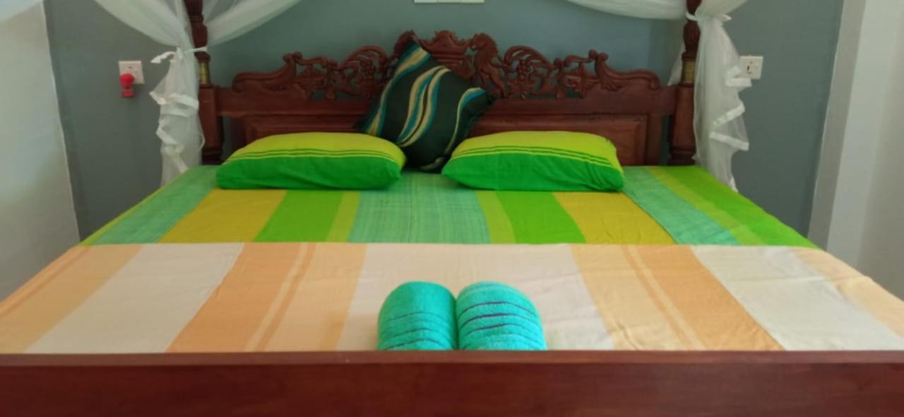 Mandara Rest Bed and Breakfast Hikkaduwa Exteriör bild